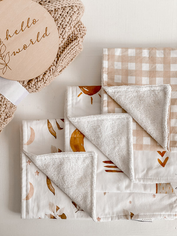 3 wash cloths beautifully layed out to present the modern stylish prints that snuggly jacks canada can provide.